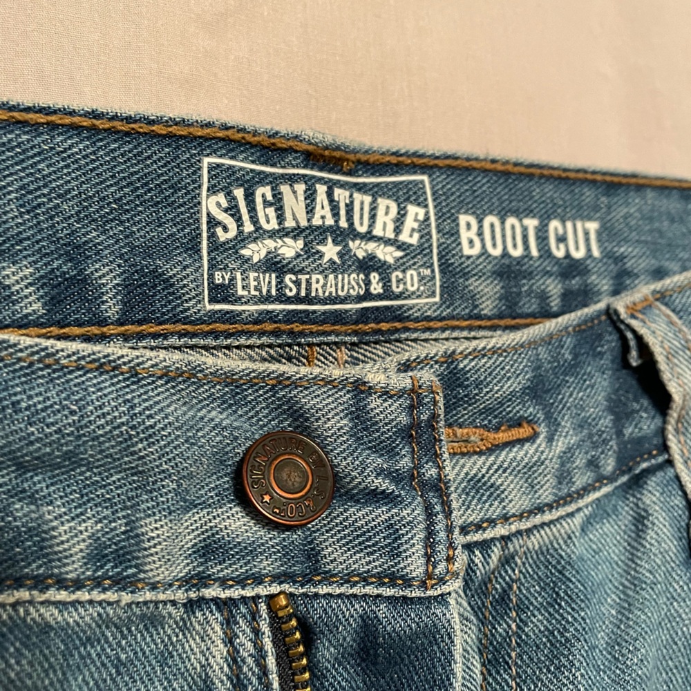 Women’s Boot Cut Levi’s
